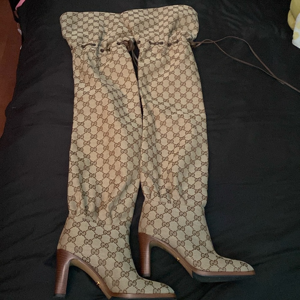 GUCCi monogram OVER THE KNEE boots😍 - Picture 2 of 11